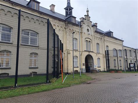 gijzeling  belgische gevangenis gedetineerde sluit drie celgenoten op foto adnl