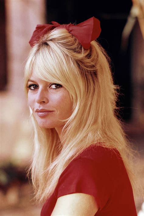 8 Hair Bows That Sell The Trend Bardot Hair Celebrity Hairstyles