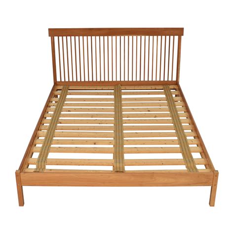 shaker style queen platform bed beds
