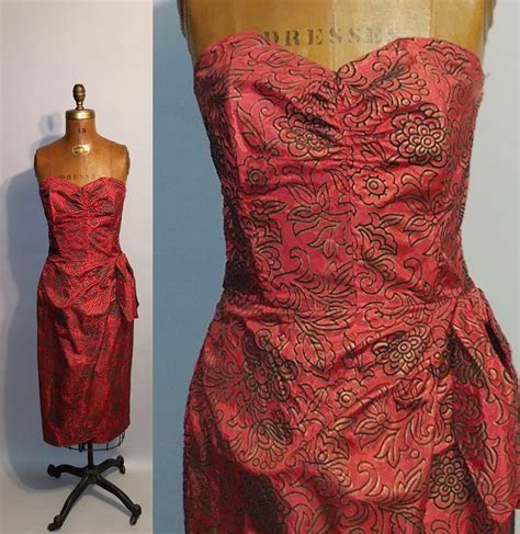Vintage 1950s Alluring In Red 50s Strapless Sarong
