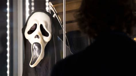 Ghostface Killer From ‘scream Movies Helping Sell Home In Hilarious