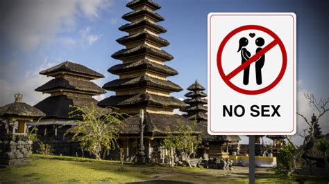 Bali Mulls No Sex Signs Couple Caught In Temple