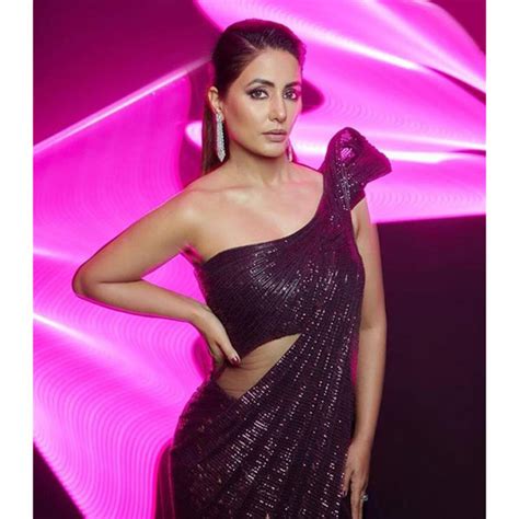 Hina Khan Looks As Stunning As A Peacock In An All Purple Saree As She