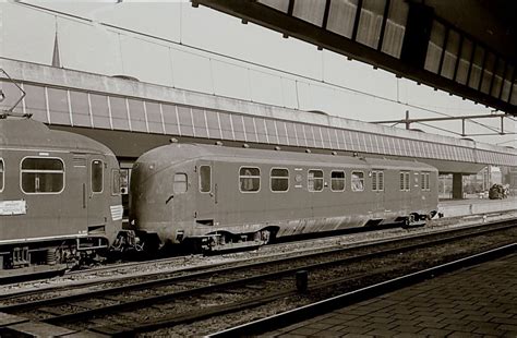 ns cs perron posttrein  train art rotterdam rails railroad netherlands holland dutch