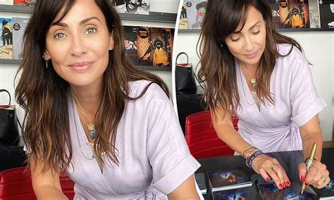 what s her secret age defying natalie imbruglia 46 shows off her