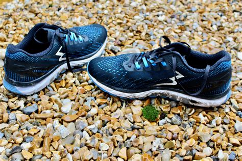 review  degrees strata  running shoes