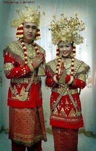 pakaian adat bengkulu bengkulu traditional outfits traditional dresses