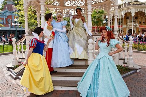 dlp aug   princesses meet  fans disneyland princess