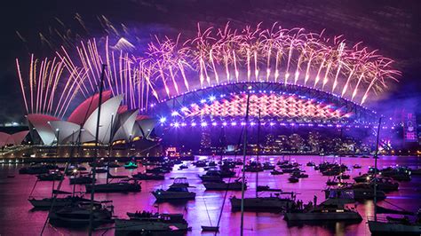 new year s eve 2021 photos videos of fireworks from around the world