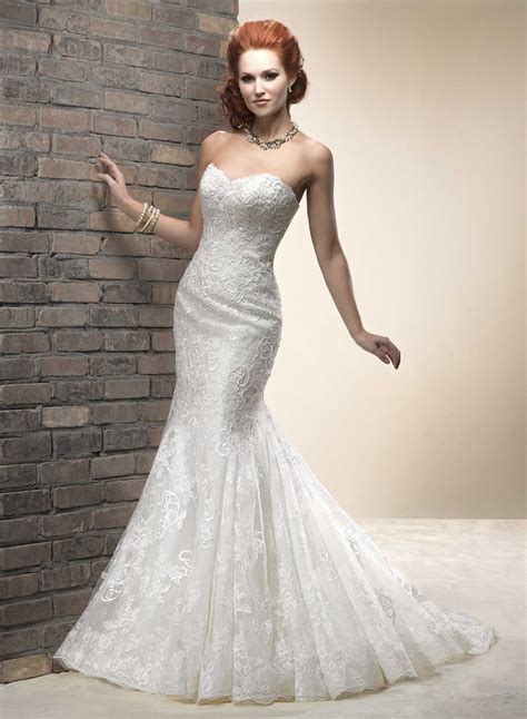 Show Your Beauty In Lace Wedding Dresses On Wedding