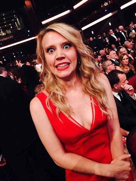 Cant Get Enough Of That Red Dress Or The Person In It Kate Mckinnon