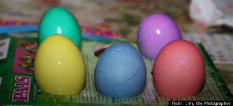 8 natural easter egg dyes
