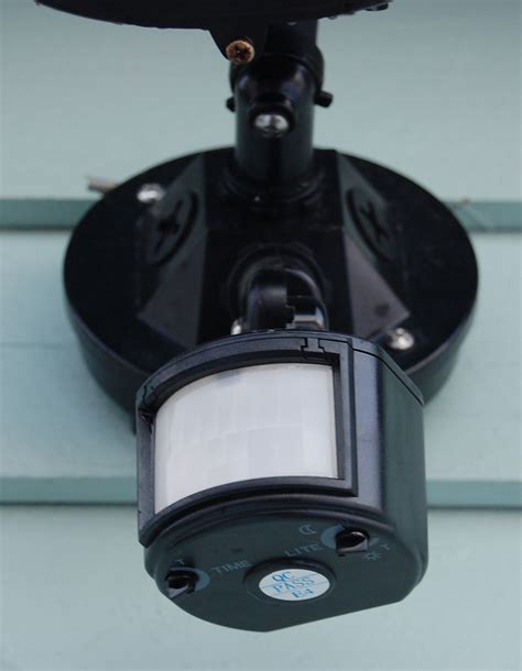 motion sensors work  frequently asked questions   home security essential