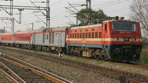 jammu tawi rajdhani express coach derails   delhi railway station