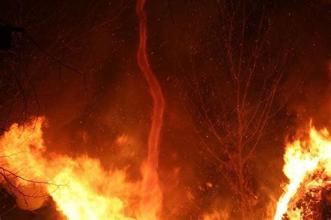 terrifying  beautiful pictures  fire tornadoes amusing planet