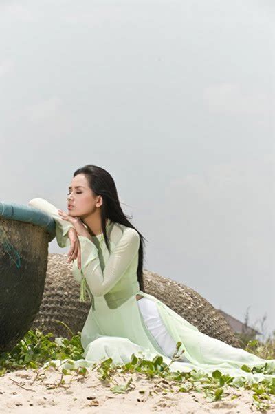mai phuong thuy in ao dai pictures vietnamese girls pictures