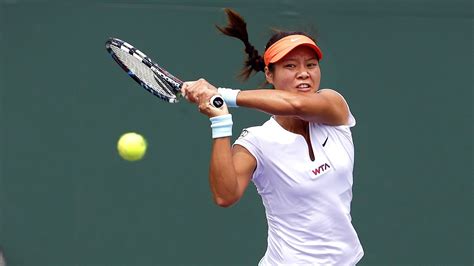 li na retires  professional tennis citing recurring knee problem