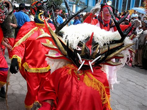 triptico de costumbres  tradiciones del ecuador kulturaupice