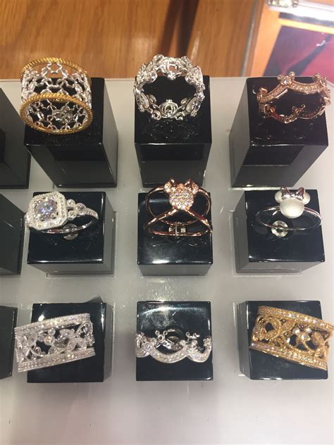 rebecca hook trunk show  disney springs disney jewelry rebecca hook disney accessories