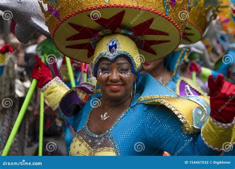 rotterdam summer carnaval  parade redactionele fotografie image  creatief getrokken