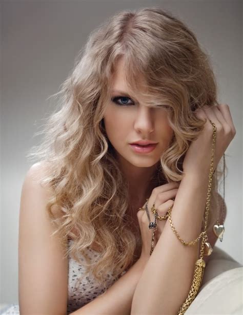Hot Celebs Beautiful Taylor Swift