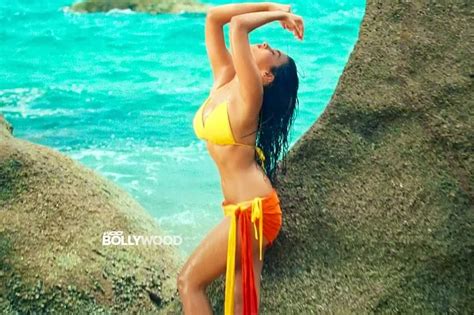 bollywood actress alia bhatt hot bikini photoshoot pictures hot model