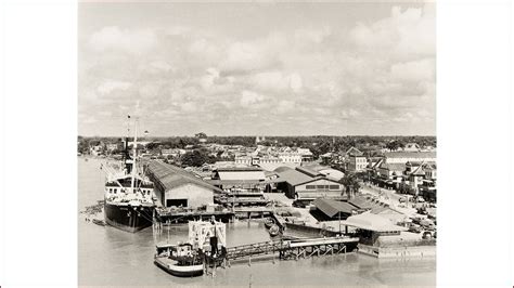 de loodsen van de koninklijke nederlandse scheepvaart maatschappij  de haven van paramaribo