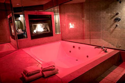 Most Romantic Hotel Bathrooms For Valentine S Day