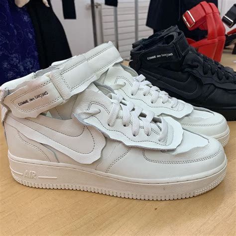 comme des garçons dévoile une nike air force 1 mid white le site de