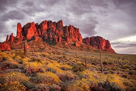 facts   beautiful superstition mountains