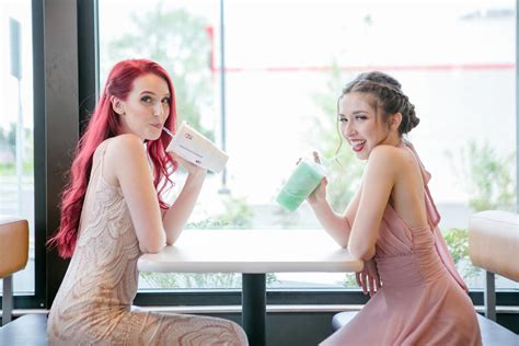 Teens Take Prom Photos At Taco Bell