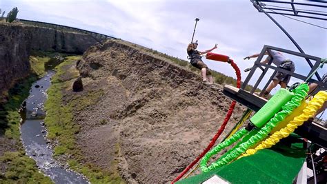 bungee jumping 250 feet into canyon renewed at oregon state park