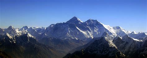 mount everest  kala patthar  nepal view pakistan