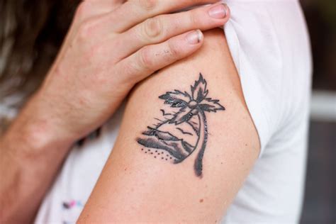 Beach Tattoo Ideas For Beach Lovers To Try This Summer