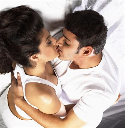 ameesha patel kissing hot high resolution pictures