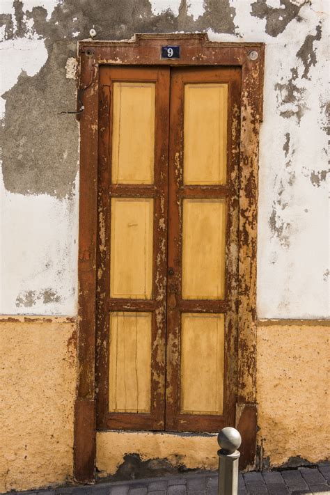gratis afbeeldingen hout venster oud muur facade poort deur doel voordeur invoer