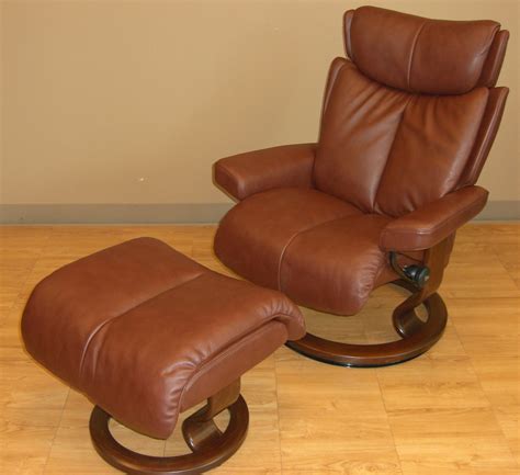 stressless magic large royalin brown leather recliner chair  ottoman