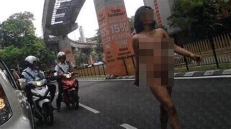 Video Gadis Indonesia Jalan Telanjang Bulat Di Malaysia