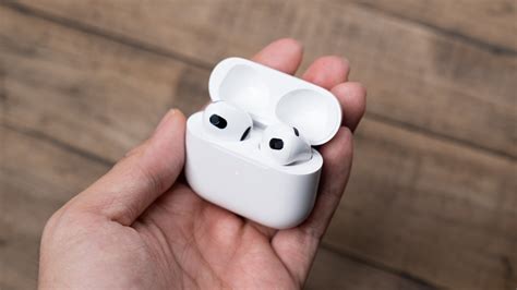airpods  charging
