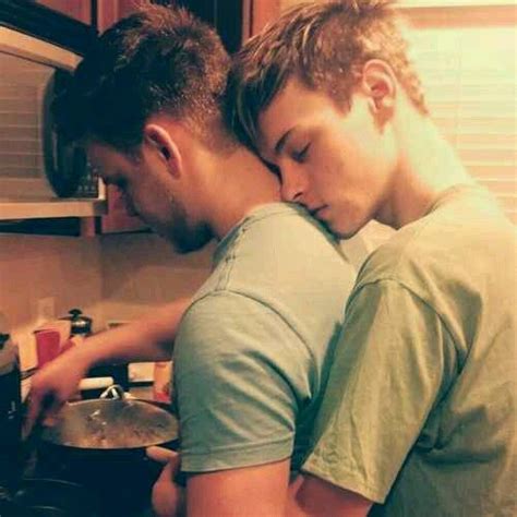cute gay couple cooking los merodeadores pinterest