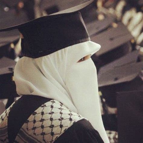 muslimah graduates wearing the niqab hijab fashion wanita niqab hijab