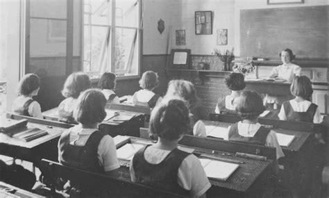 brisbane girls grammar school 1940 s classroom brisbane gold coast