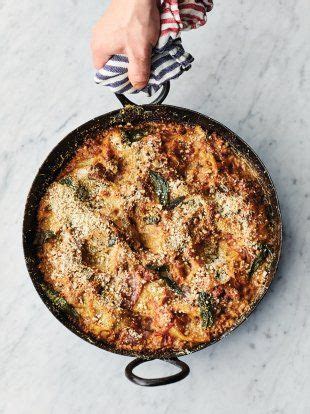 scruffy aubergine lasagne jamie oliver pasta recipes recipe   lasagne recipes