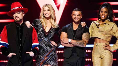 revealed   voice judges  wear   outfits oversixty
