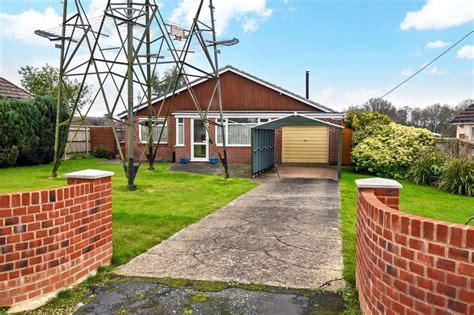 bungalow  huge pylon  garden listed