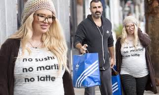 Jenna Jameson Shows Off Her Bump While Out With Fiance Daily Mail Online