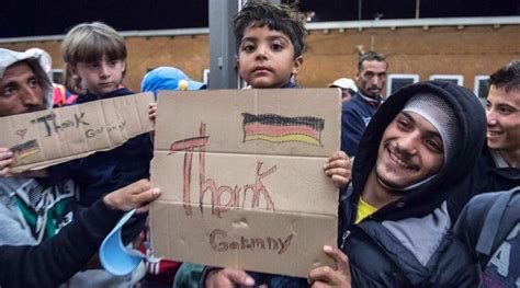 European Migrant Crisis Around 8000 Asylum Seekers Finally Arrive In