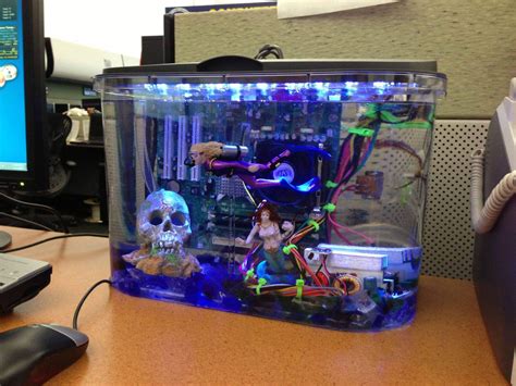 Heres Why This Computer Is Submerged In Clear Oil