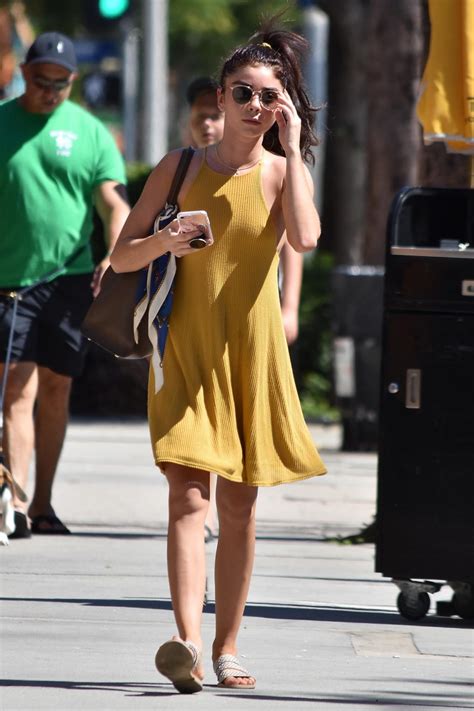 Sarah Hyland Braless The Fappening 2014 2020 Celebrity