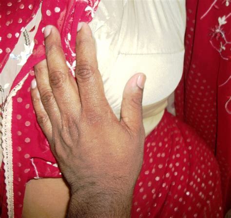 indian wife honeymoon sex in removing bra panties saree